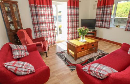 Kidwelly House | Broadford Farm Bungalow