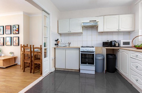 Tower Hamlets Apartment | Broadhurst House Deluxe Room 2