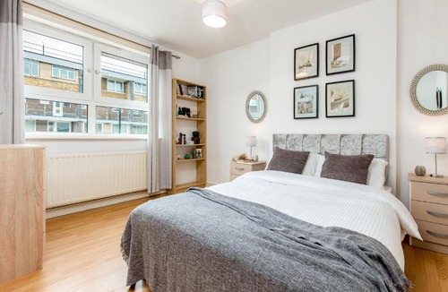 Tower Hamlets Apartment | Broadhurst House Deluxe Room 2