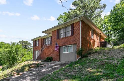 New Castle House | Broadmoor Bungalow - Both Units