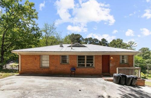 New Castle House | Broadmoor Bungalow - Both Units