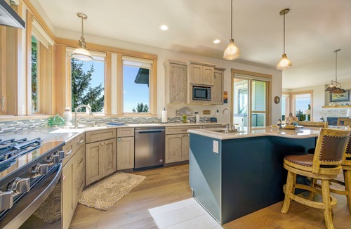 Oceanside House | Broadview Inn ~ Rejuvenation Haven Surrounded by Ocean Views