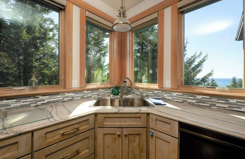 Oceanside House | Broadview Inn ~ Rejuvenation Haven Surrounded by Ocean Views