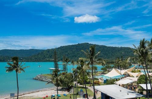 Airlie Beach House | Broadwater Breeze