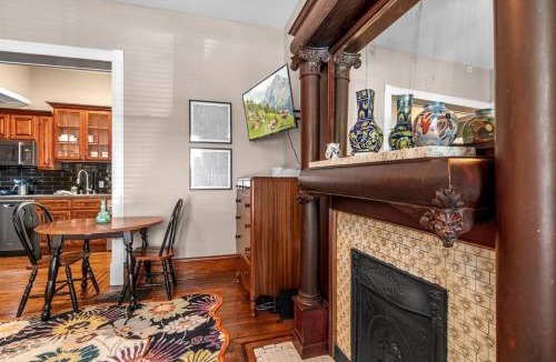 Highlands Apartment | Broadway Basecamp!