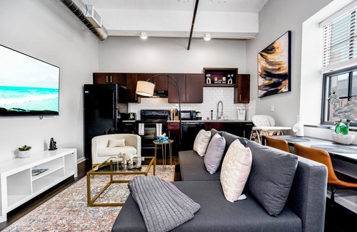 Downtown Kansas City Condo | Broadway by Stylish Stays