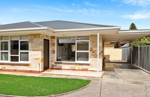 Glenelg South Apartment | Broadway by The Beach