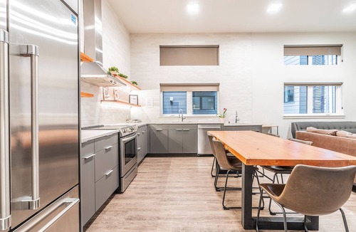 Yesler Terrace Hotel | Broadway-Condotel on First Hill