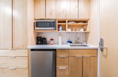 Yesler Terrace Hotel | Broadway-Condotel on First Hill