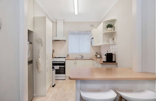 Glenelg South Apartment | Broadway Getaway - 150 Metres to Beach