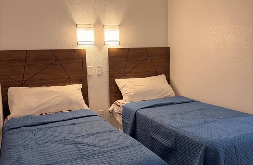 Checotah Bed & Breakfast | Broadway Inn And RV Park