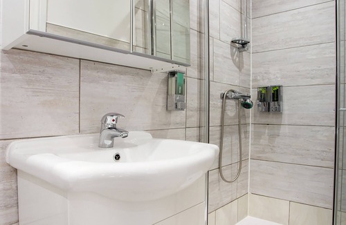 Southall Broadway Hotel | Broadway Inn