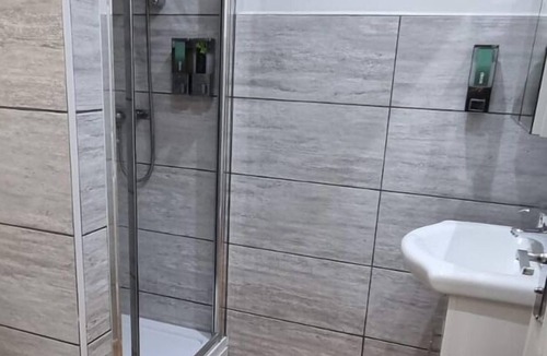 Southall Broadway Hotel | Broadway Inn