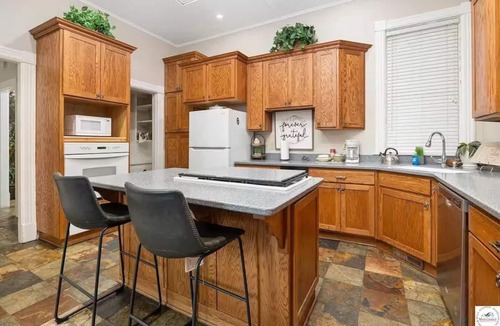 Sedalia House | Broadway Place "Stay in History"