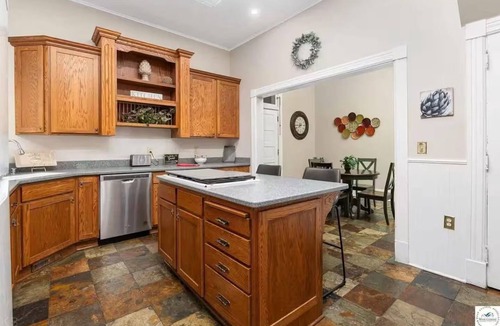 Sedalia House | Broadway Place "Stay in History"