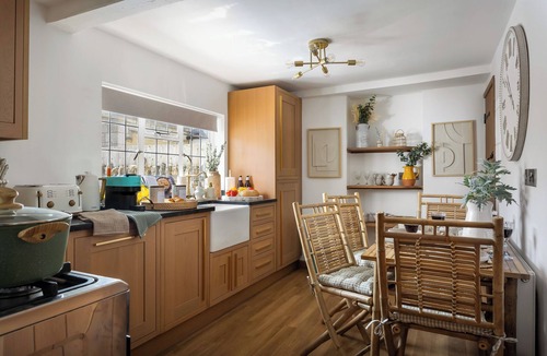 Broadway House | Broadway Scandi Chic Cottage