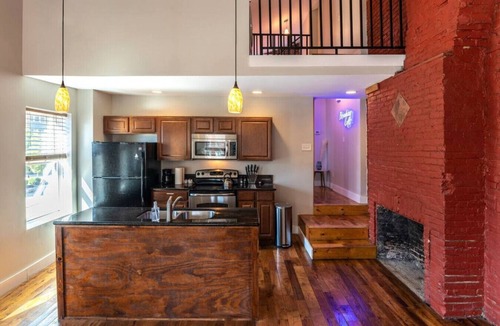 Pendleton Apartment | Broadway Suites - Stunning Downtown Condos