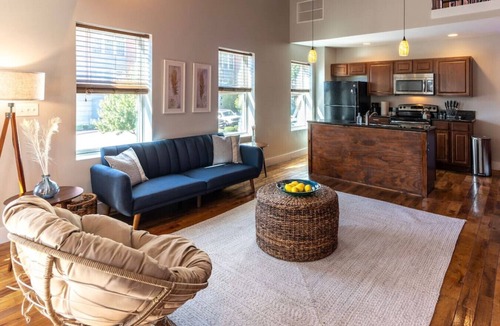 Pendleton Apartment | Broadway Suites - Stunning Downtown Condos