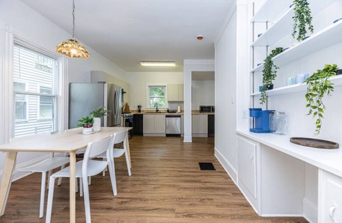 Winter Hill Apartment | Broadway Vibes Only 1BR 2 Beds Best Location