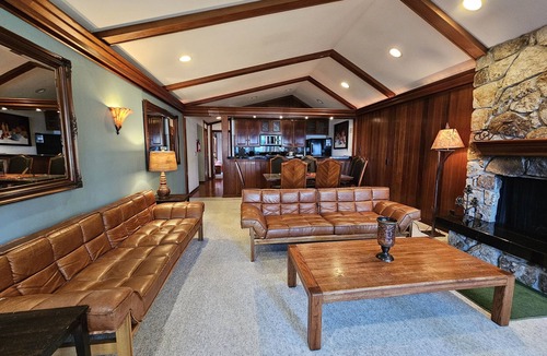 Brockway Condo | Brockway Beachside Bungalo 3 Bedroom Home by RedAwning