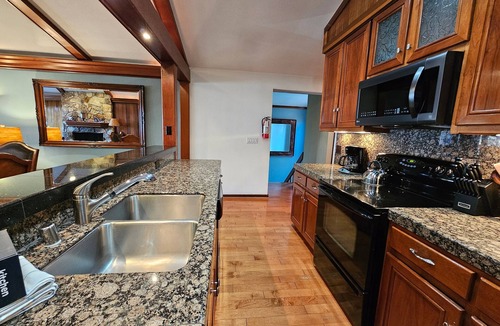 Brockway Condo | Brockway Beachside Bungalo 3 Bedroom Home by RedAwning