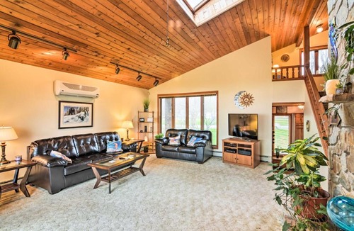Brocton House | Brocton Escape: Skiing, Snowtubing, Hiking!