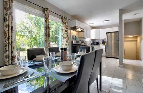 Broken Arrow House | "Broken Arrow 3-Bedroom Retreat – Cozy, Family-Friendly with WiFi & AC!"
