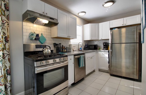 Broken Arrow House | "Broken Arrow 3-Bedroom Retreat – Cozy, Family-Friendly with WiFi & AC!"