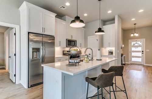Broken Arrow House | Broken Arrow's Crown Jewel: Where Comfort Meets Luxury