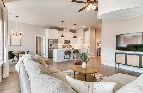 Broken Arrow House | Broken Arrow's Crown Jewel: Where Comfort Meets Luxury