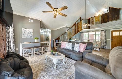 Broken Bow House | Broken Bow Vacation Rental w/Pool & Hot Tub!