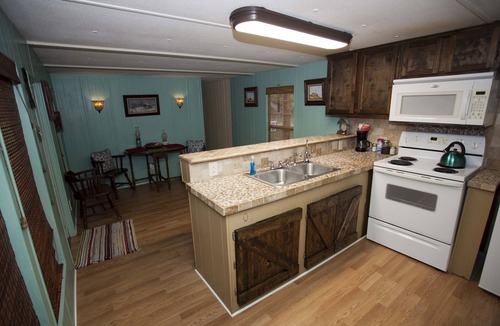 Deweyville House | Broken Wire Ranch.No worries! Peaceful, private and safe country experience!