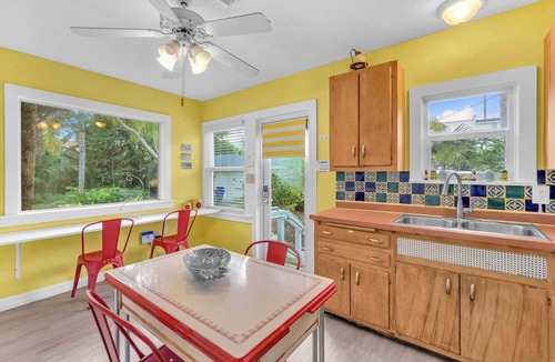 Tarpon River House | Bromeliad Bungalow - Downtown Cottage