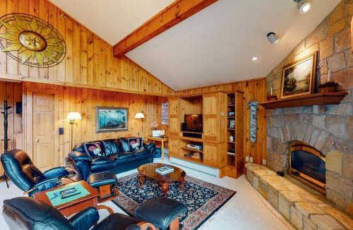 Bromley Mountain Apartment | Bromley Mountain Condo CD2