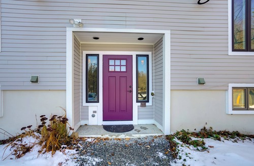 Bromley Mountain Apartment | Bromley Mountain Escape w/2 Balconies: Hike & Ski