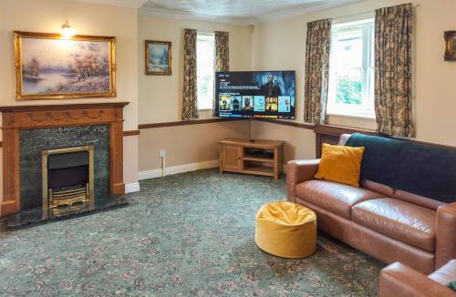 Potter Brompton House | Brompton Lodge
