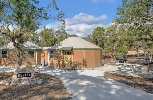 Canyon Lake Cabin | Bronco Yurt Cabin Luxe Glamping w Private Hot Tub