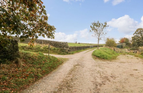 Oakworth Cottage | BRONTE BARN, family friendly in Oakworth