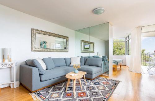 Waverley Apartment | Bronte Beach Coastal Apartment with Ocean View