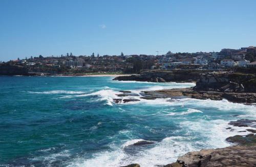 Waverley Apartment | Bronte Beach Coastal Apartment with Ocean View