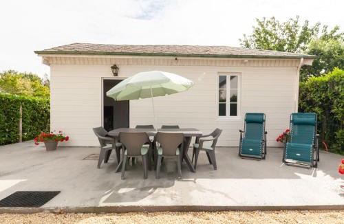 Tracy-sur-Mer House | Bronte s Coastal Retreat