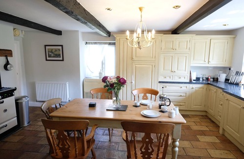 Queensbury House | Bronte Suite, Spacious Super King with en-suite