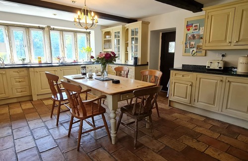 Queensbury House | Bronte Suite, Spacious Super King with en-suite