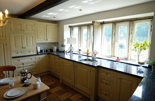 Queensbury House | Bronte Suite, Spacious Super King with en-suite