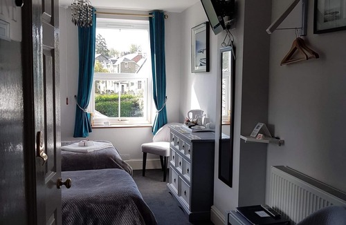 Builth Wells House | Bronwye Guest House