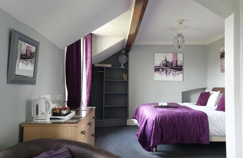 Builth Wells House | Bronwye Guest House