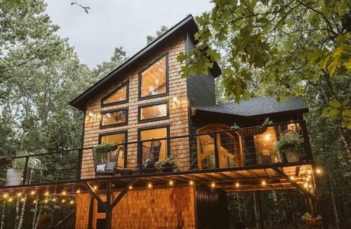 Lenox Cabin | *Bronze Gabel Cabin Treehouse