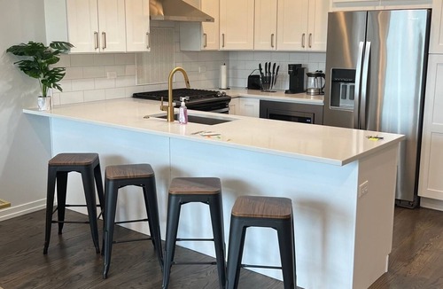 Grand Boulevard Condo | Bronzeville Haven: 2BR/2BA Oasis, 10 Mins to Downtown