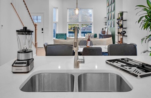 Bronzeville House | Bronzeville Jazz Room. Beautiful, cozy, centered, relaxing, rustic.