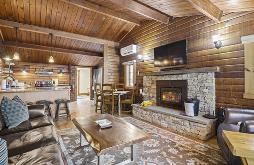 West Dover Cabin | Brook Bound Inn - Cabinn